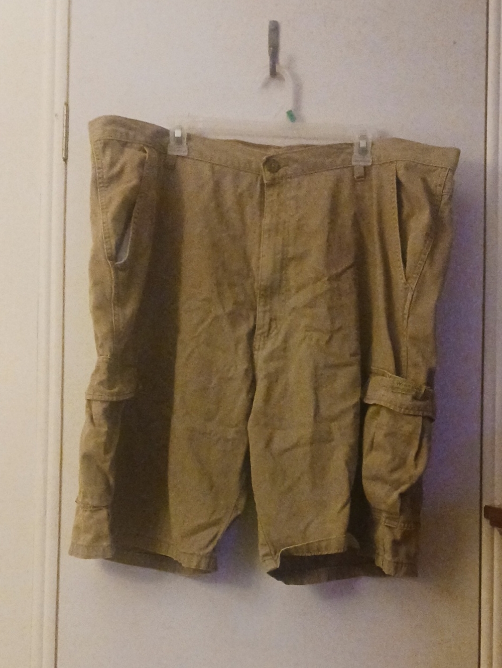 Wrangler Men's Cargo Shorts - Tan Utility Style